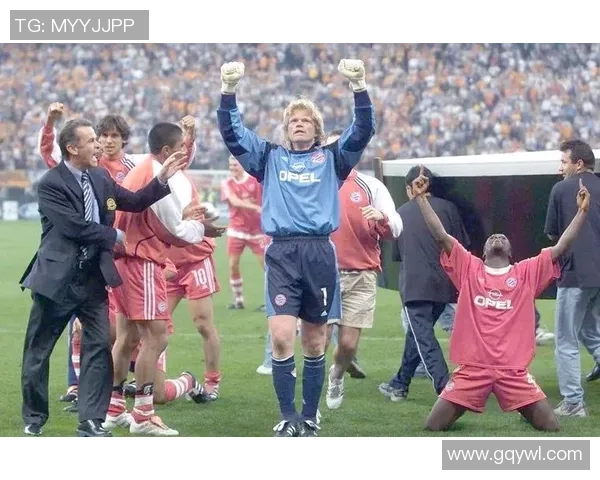 足球场上的传奇瞬间与明星球员的辉煌时刻回顾 足球场上的传奇瞬间与明星球员的辉煌时刻回顾